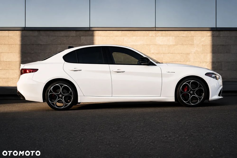 Alfa Romeo Giulia 2.0 Turbo 16V AT8-Q4 Ti - 6