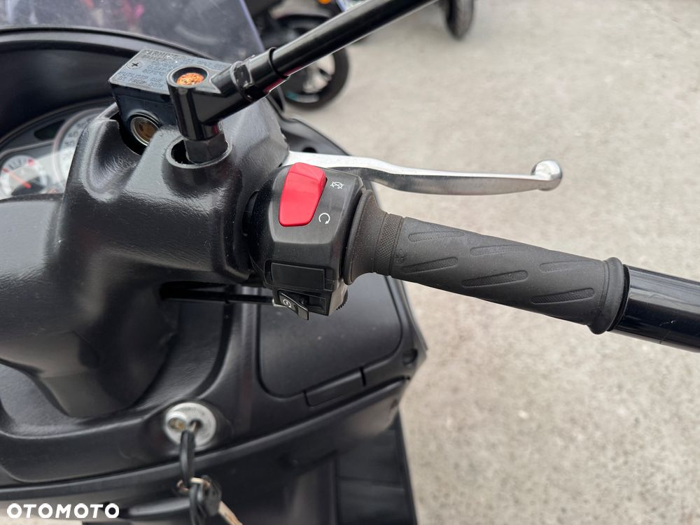 Suzuki Burgman - 11