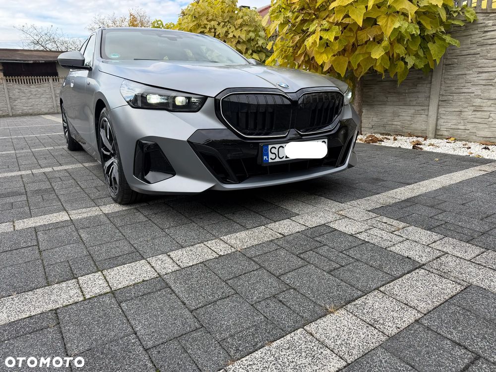 BMW 5 Series 2025 photo 2