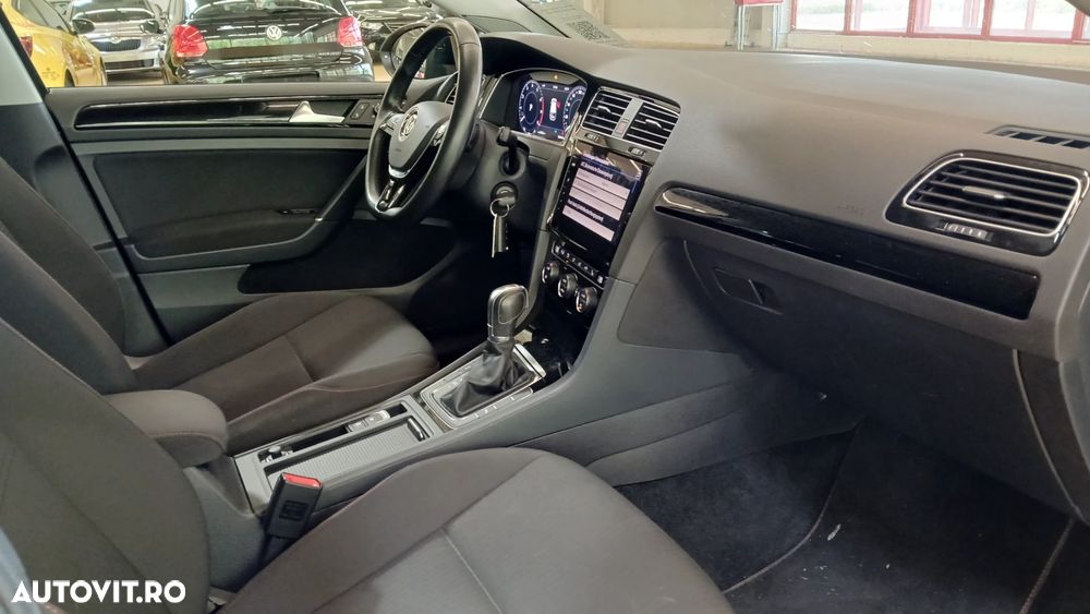 Volkswagen Golf - 13