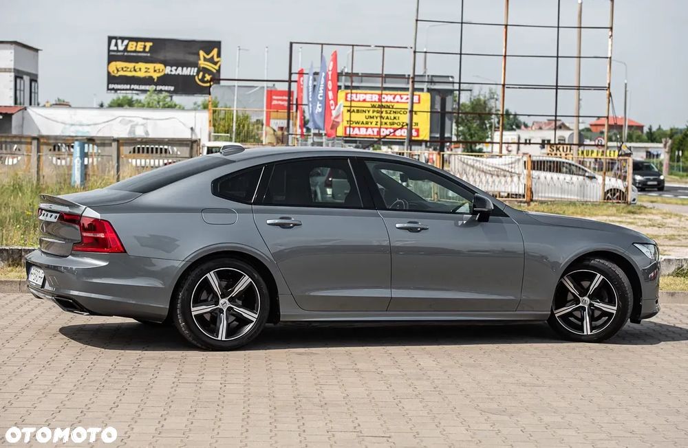 Volvo S90 D4 R-Design - 13