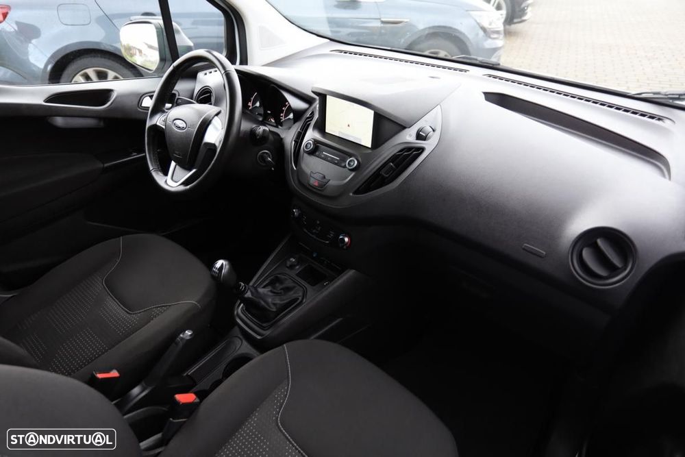 Ford Transit Courier - 15