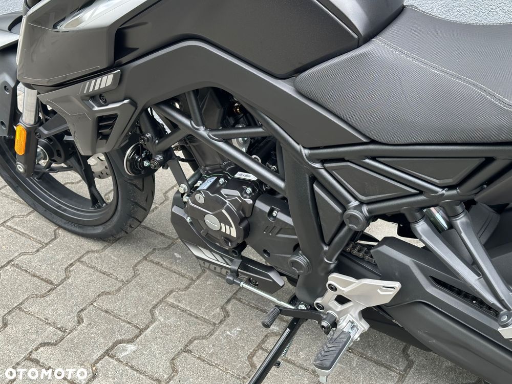 VOGE R125S - 17