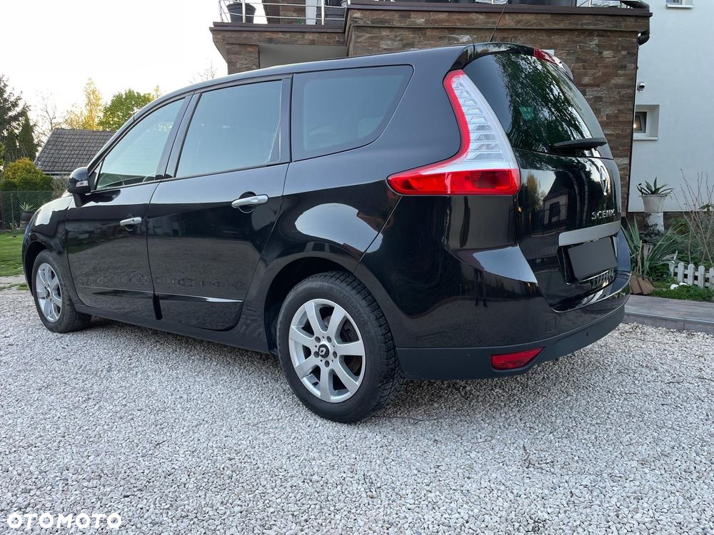 Renault Grand Scenic - 10
