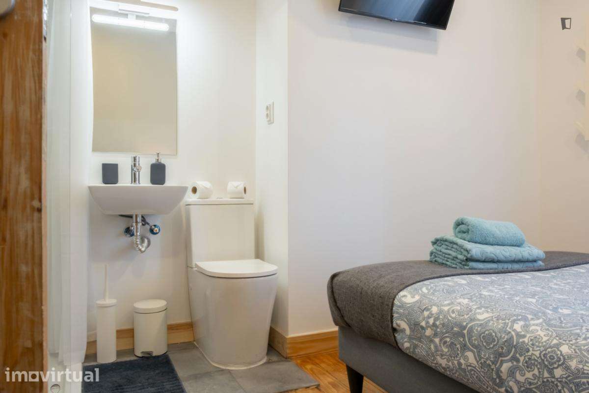 Quarto - localizado em Mafamude Porto - Grande imagem: 3/9