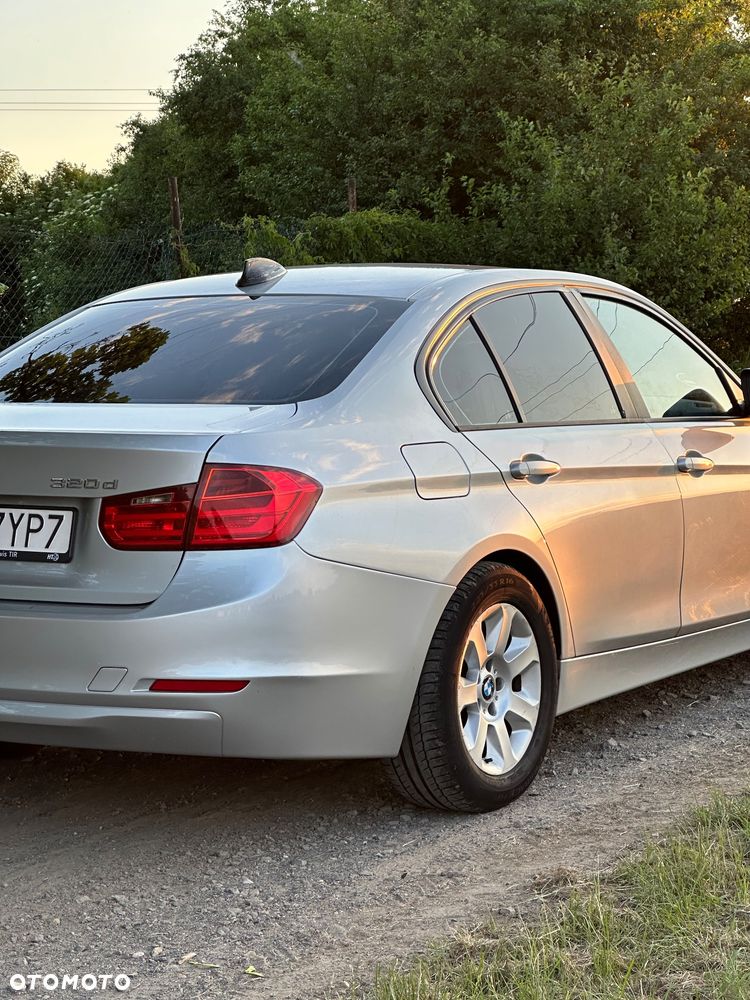 BMW Seria 3 320d Efficient Dynamics - 2