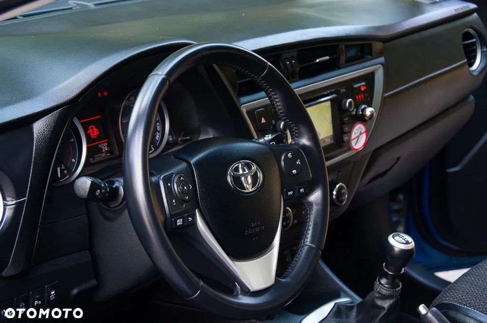 Toyota Auris 2.0 D-4D Executive - 23