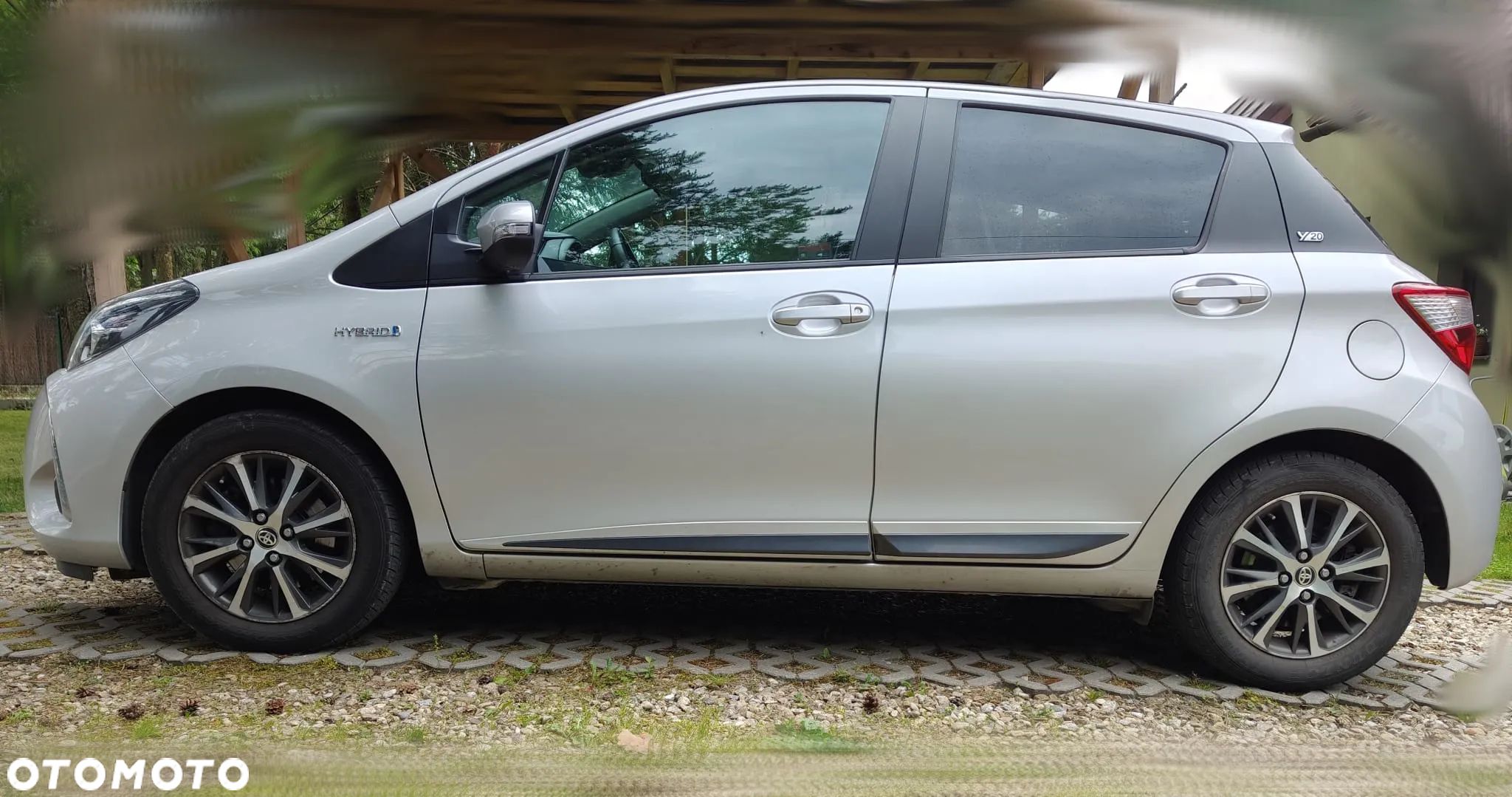 Toyota Yaris Hybrid 100 Premium - 1