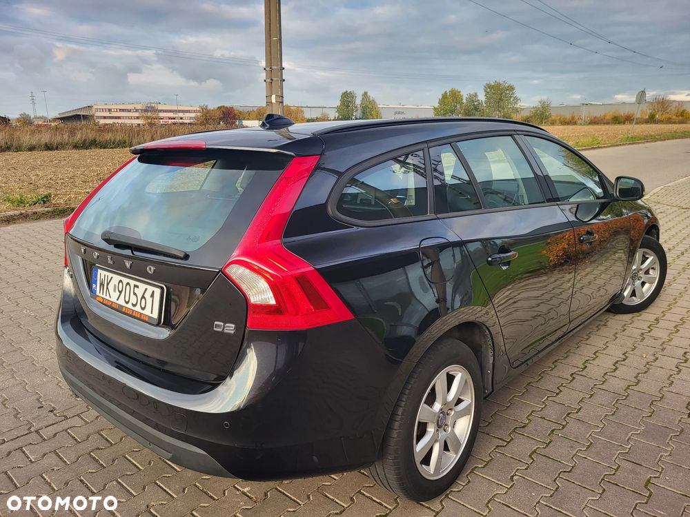 Volvo V60 D2 Momentum - 28