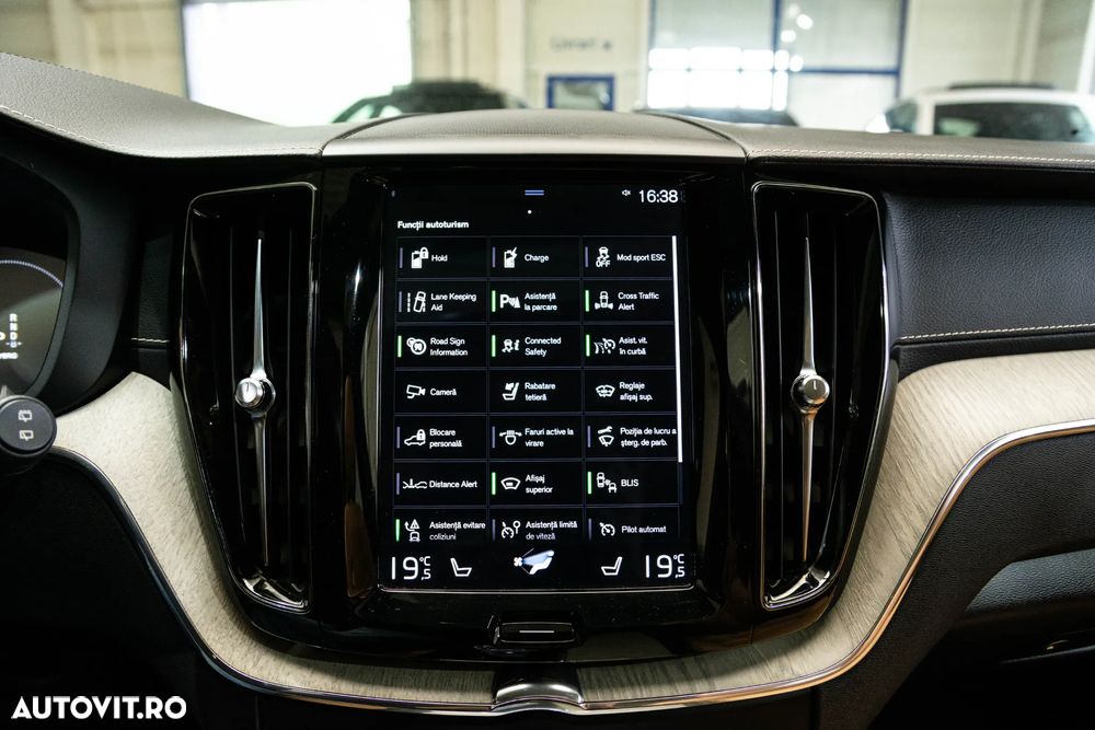 Volvo XC 60 T8 Twin Engine AWD Inscription - 19