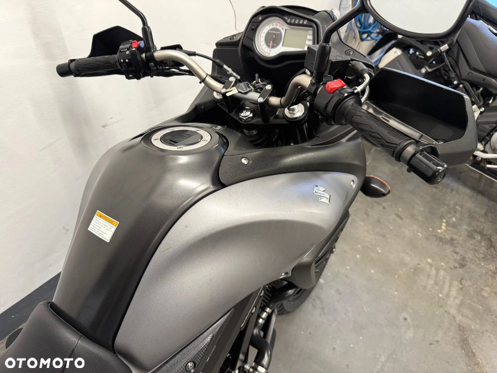 Suzuki V-STROM - 31
