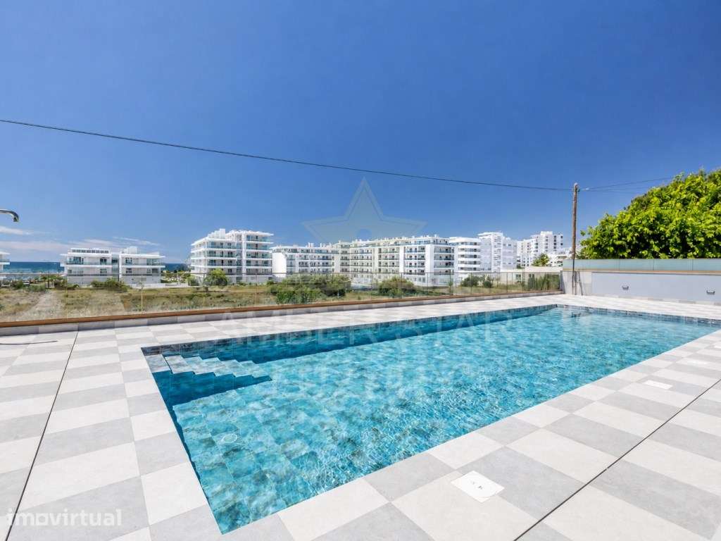 Apartamento T2 de Luxo com Rooftop Privativo a 300 m do Oceano | Qu... - Grande imagem: 3/19
