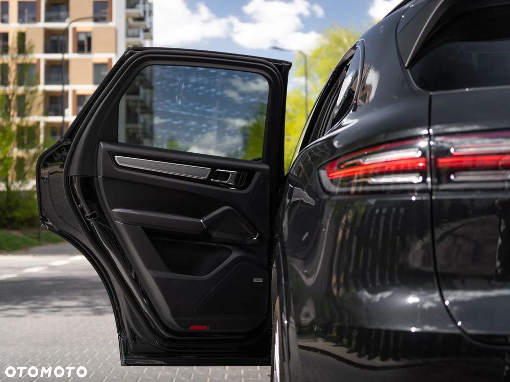 Porsche Cayenne Platinum Edition - 13