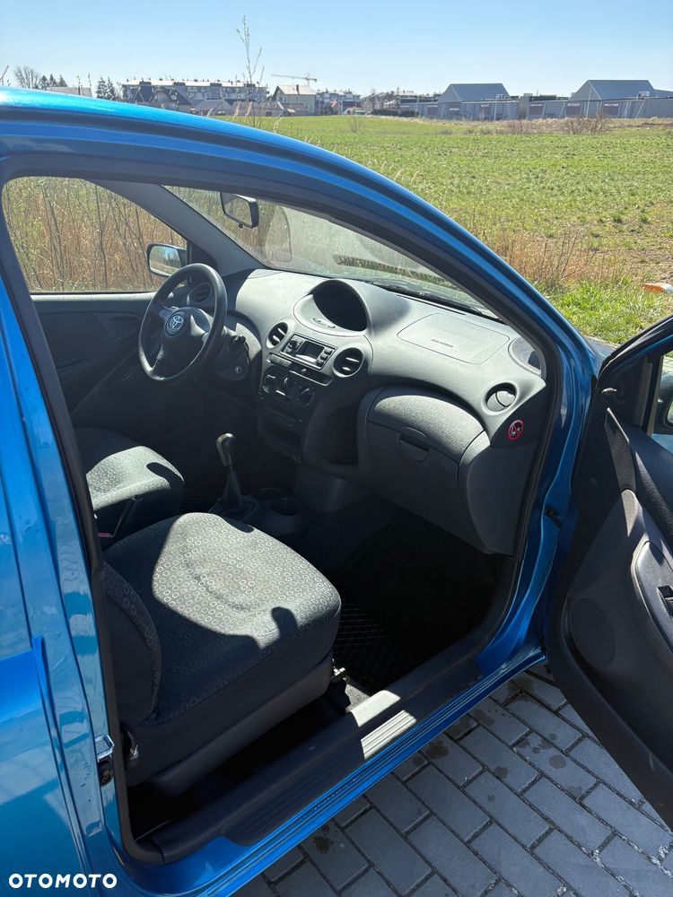 Toyota Yaris 1.0 Base - 8