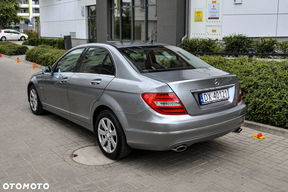 Mercedes-Benz Klasa C 350 BlueEff 4-Matic Elegance - 3