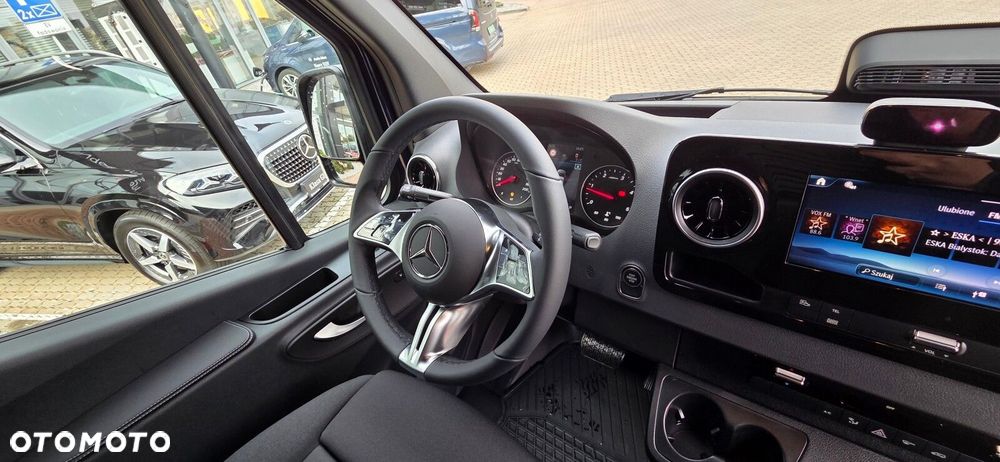 Mercedes-Benz Sprinter - 22