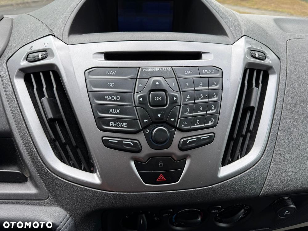 Ford Tourneo Custom - 14