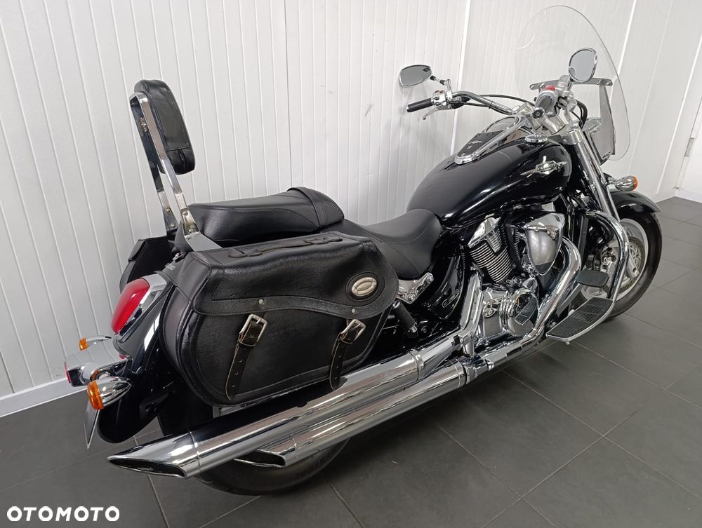 Suzuki Intruder - 3