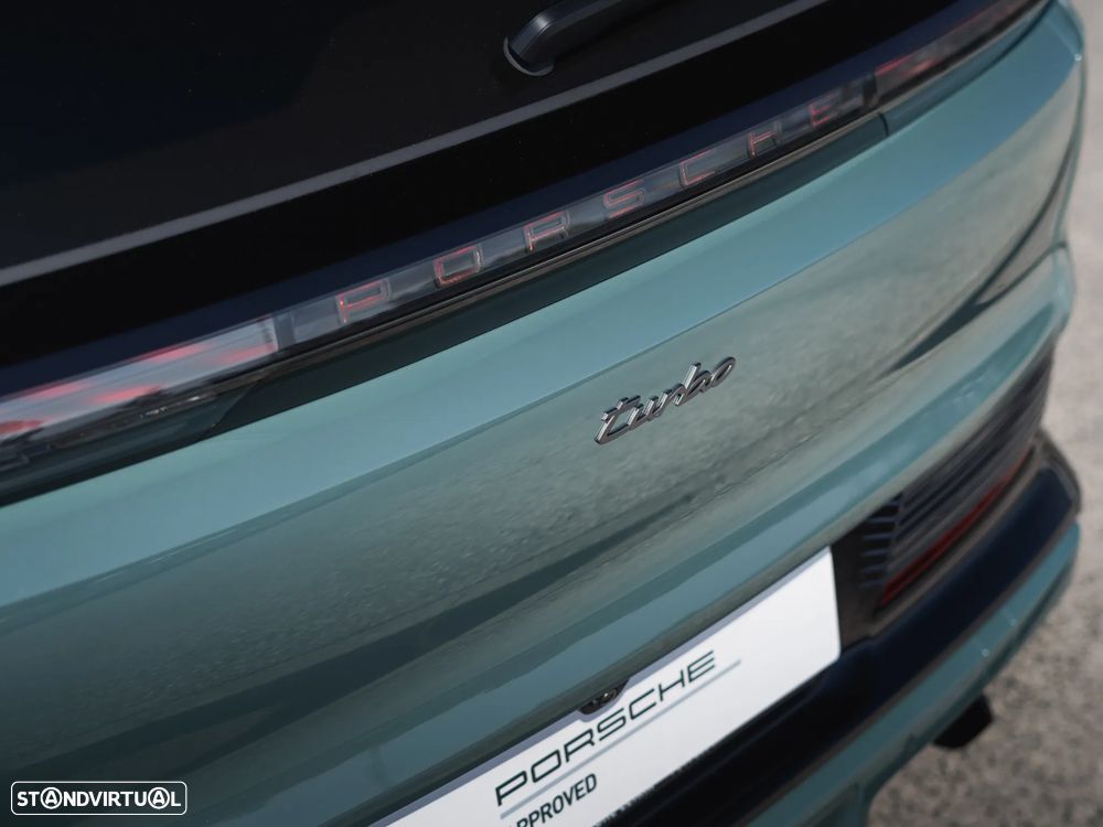 Porsche Cayenne Electric Turbo - 39