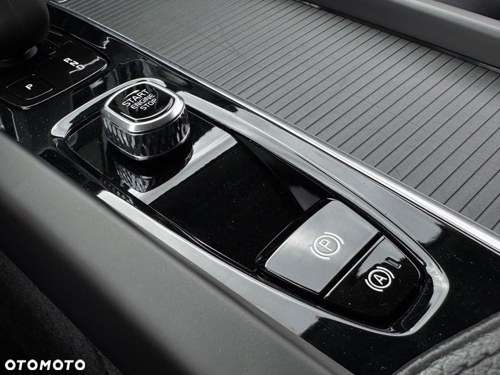 Volvo XC 60 B4 D Geartronic Momentum Pro - 37