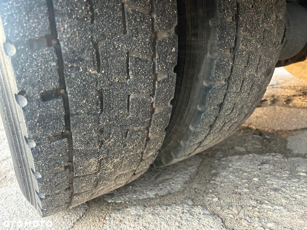 Mercedes-Benz ATEGO 815 LAWETA NA 2 AUTA / WCIĄGARKA Z PILOTEM / POMOC DROGOWA Z NAJAZDAMI / BARDZO ŁADNY STAN / OŚWIETLENIE OSTRZEGAWCZE / KABINA SYPIALNA !! - 22