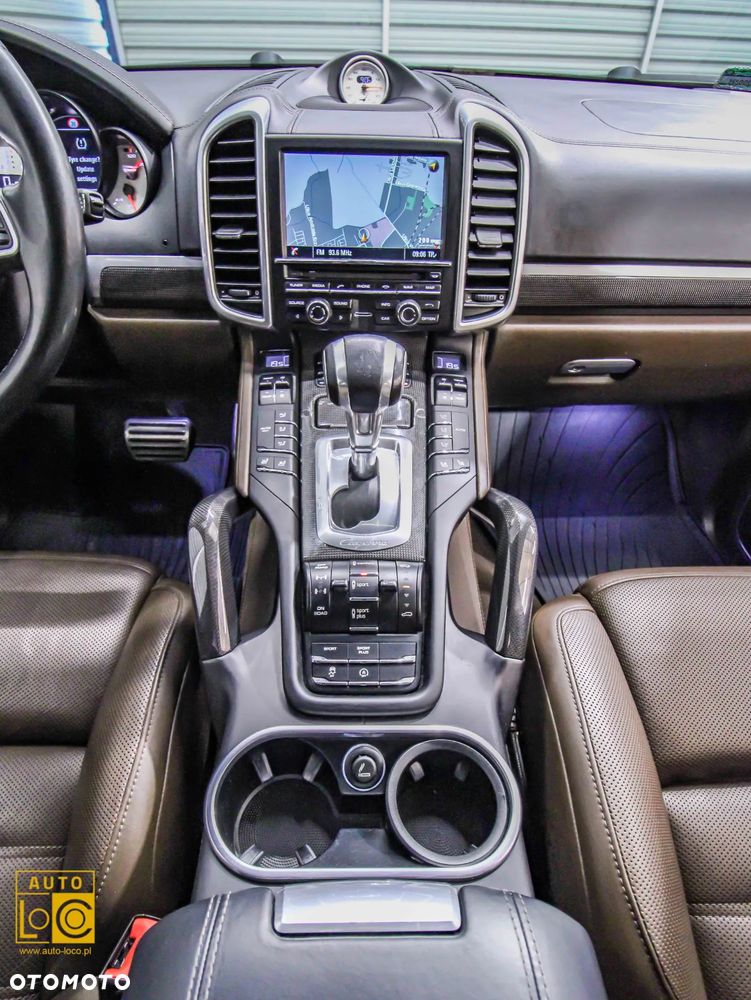Porsche Cayenne S Diesel Platinum Edition - 18