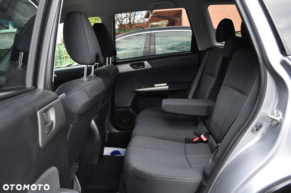 Subaru Forester 2.0D Exclusive - 12