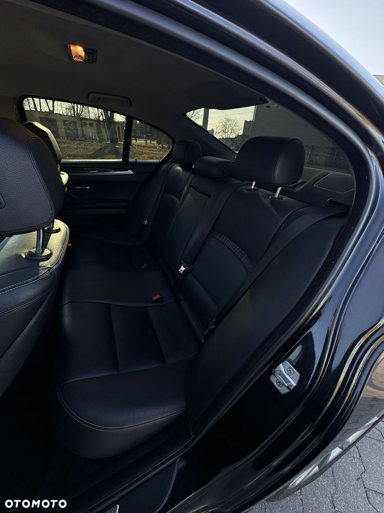 BMW Seria 5 525d xDrive Sport-Aut Luxury Line - 12