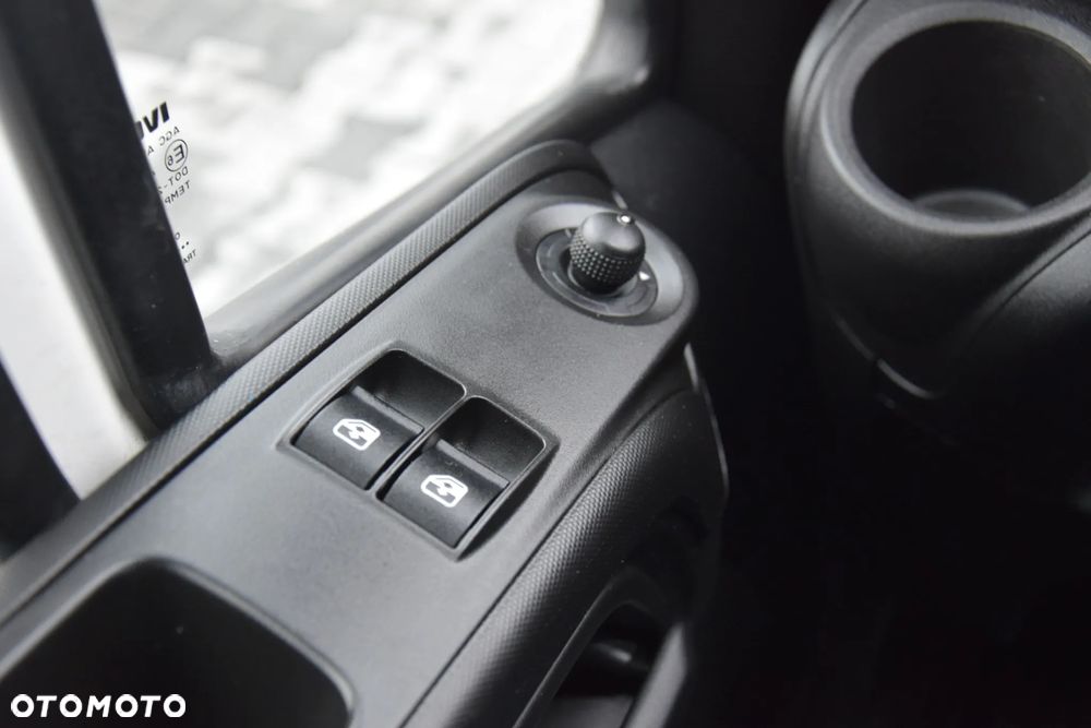 Iveco DAILY 35S12 / 2.3 - 120 KM / DOSTAWCZE / BLASZAK / KLIMA / TEMPOMAT / KLIMA / TRYB CITY / SERWISOWANY / SPROWADZONY Z NIEMIEC - 35