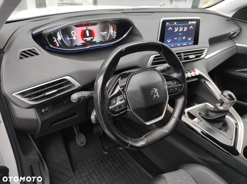 Peugeot 5008 BlueHDI 130 Allure Pack - 26