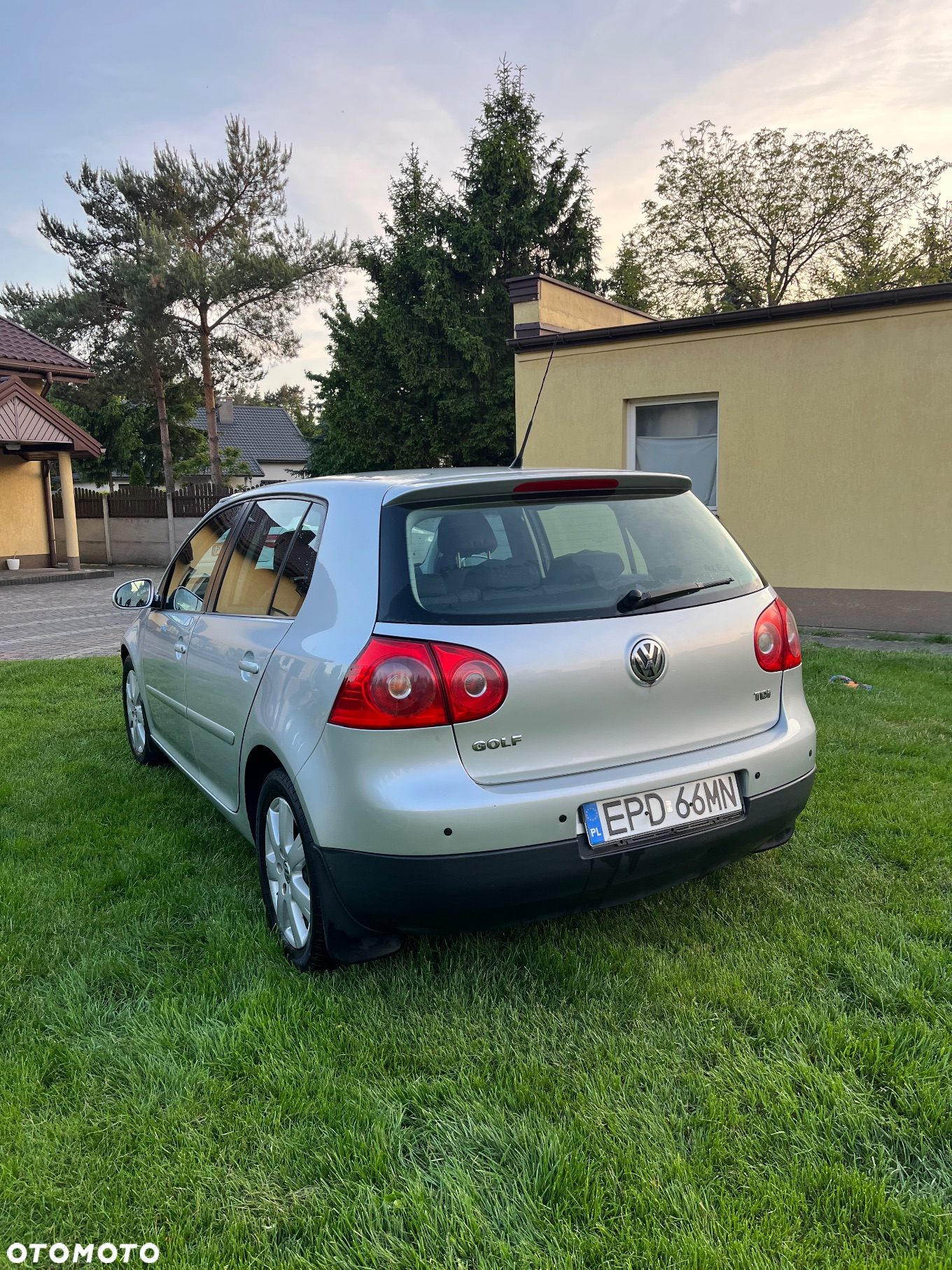 Volkswagen Golf V 1.9 TDI Comfortline - 3