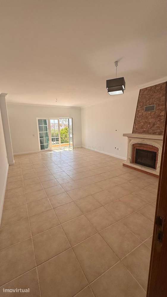 Moradia T4 com Piscina e Garagem para 4 Carros | Quinta da Serralheira - Grande imagem: 3/60