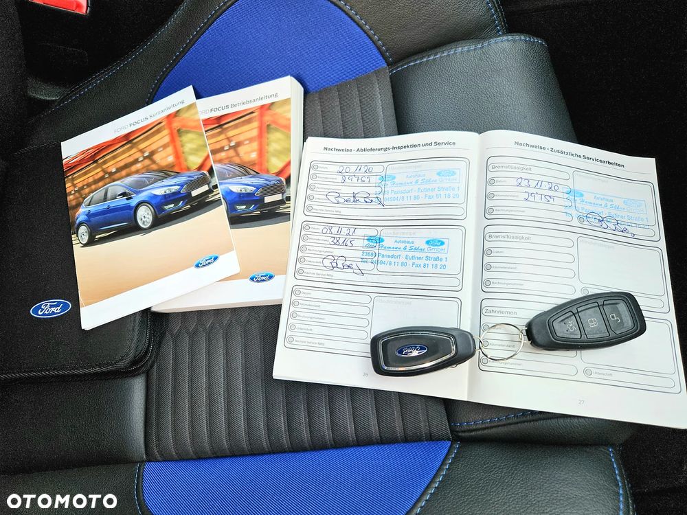 Ford Focus Turnier 2.0 EcoBoost ST mit Leder-Exclusiv-Paket - 32