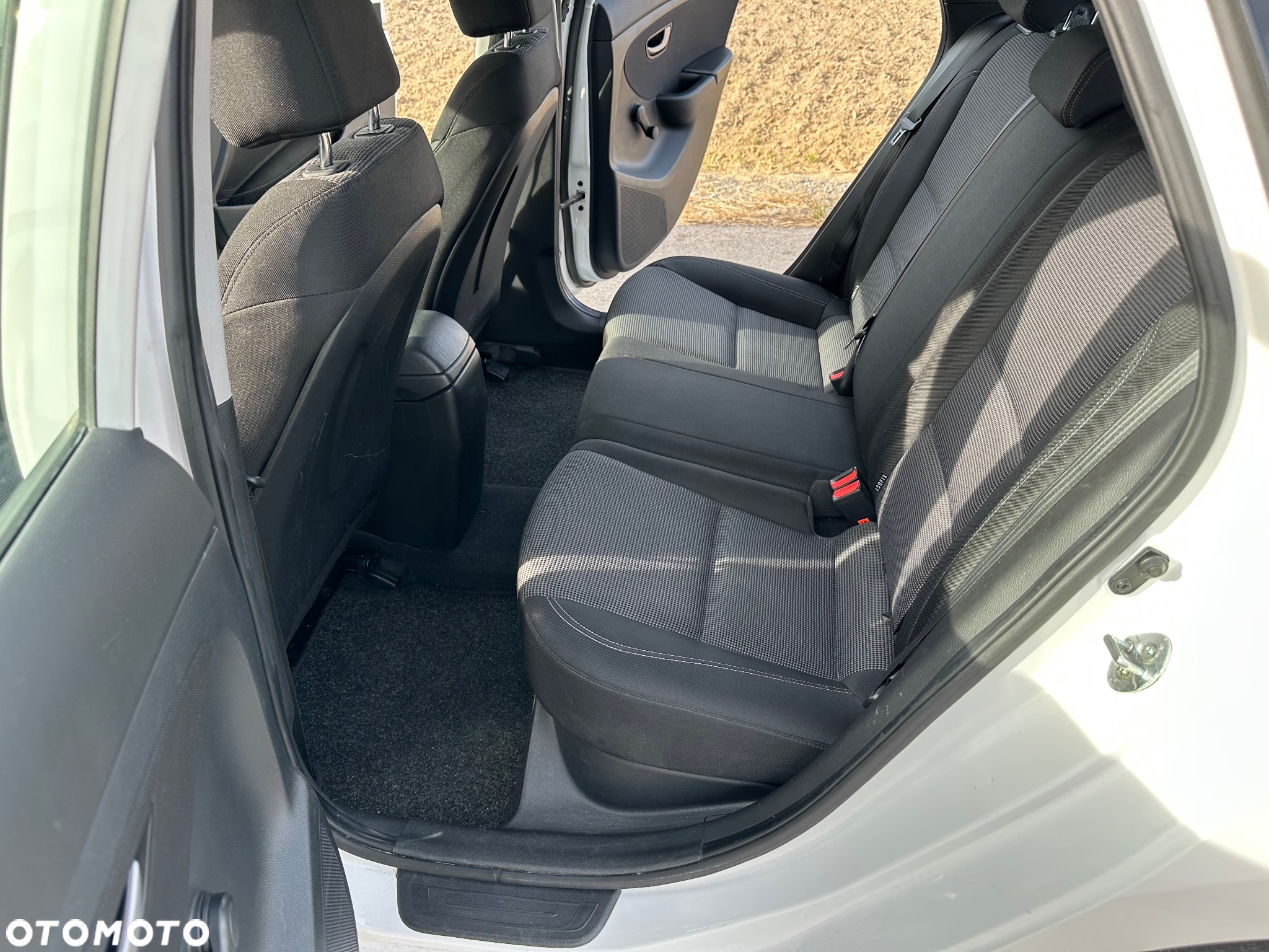 Hyundai i30 1.6 GDI BlueDrive Go - 22