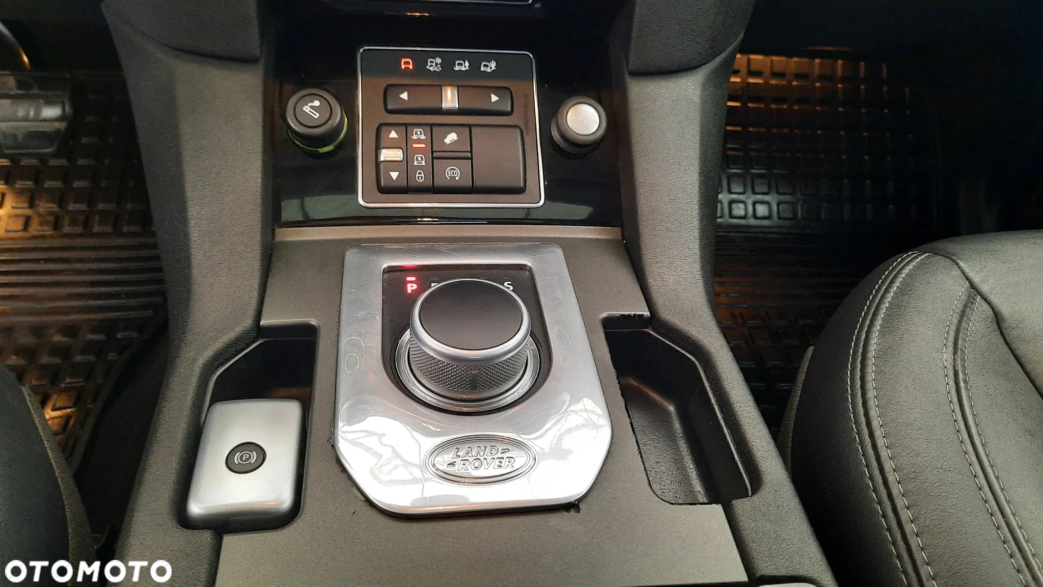 Land Rover Discovery IV 3.0 V6 SC Landmark - 9