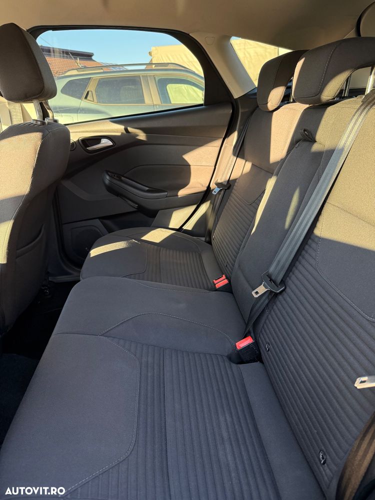 Ford Focus 1.0 EcoBoost Titanium - 12