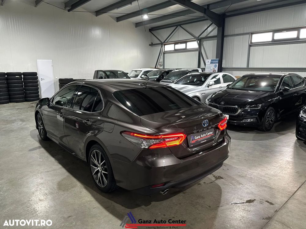 Toyota Camry Executive - 33