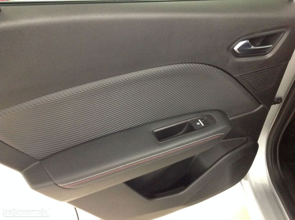 Renault Captur 1.0 TCe RS Line - 24