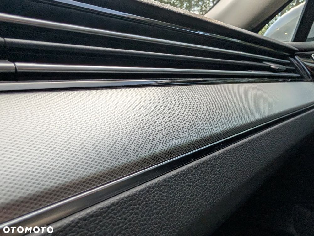 Volkswagen Passat 2.0 TDI SCR DSG Comfortline - 32