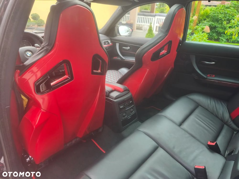 BMW Seria 3 325xi Touring - 22