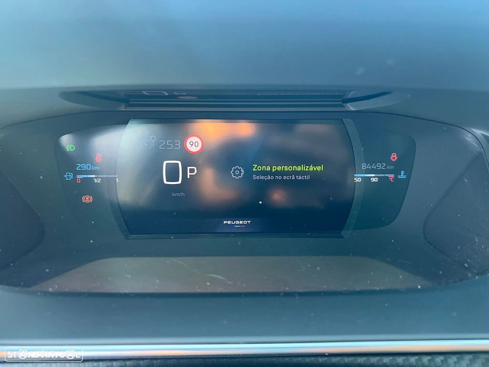 Peugeot 2008 1.5 BlueHDi GT EAT8 - 14