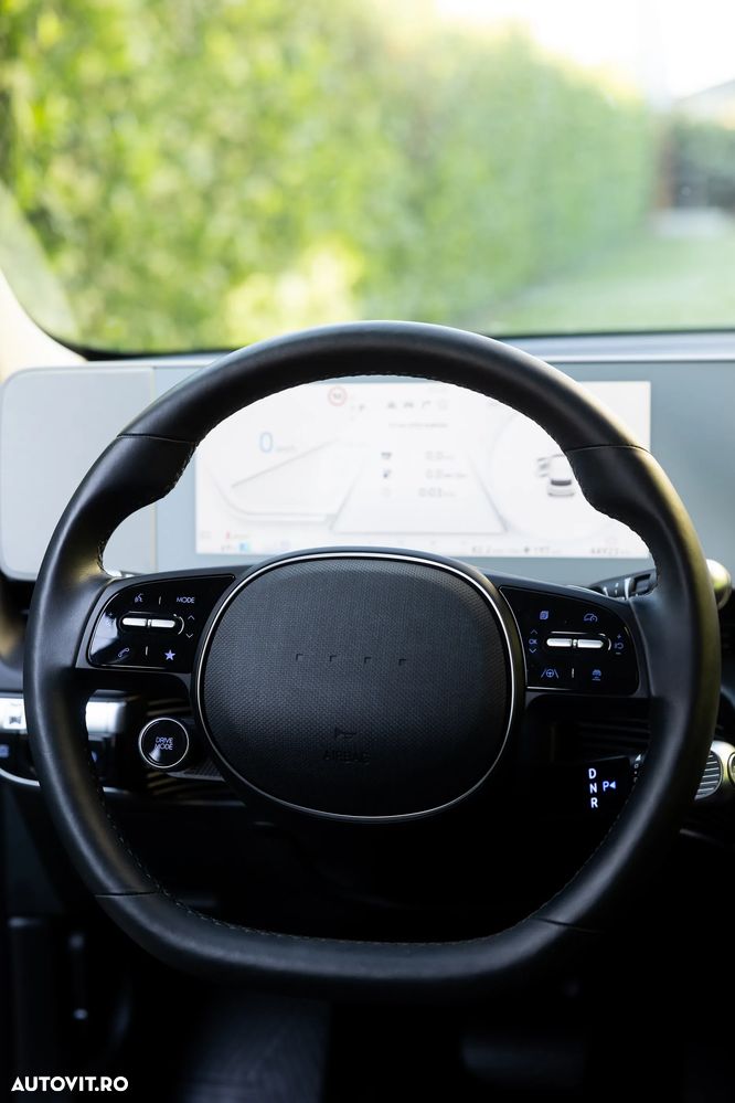 Hyundai IONIQ - 10