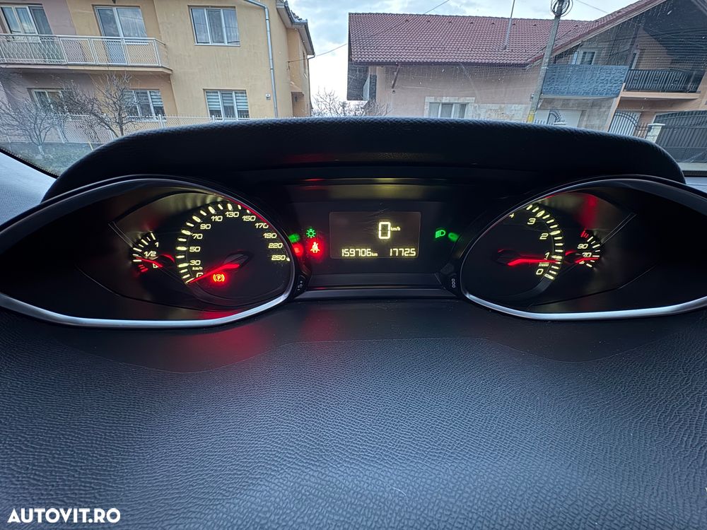 Peugeot 308 1.2 L PureTech Turbo Allure - 14