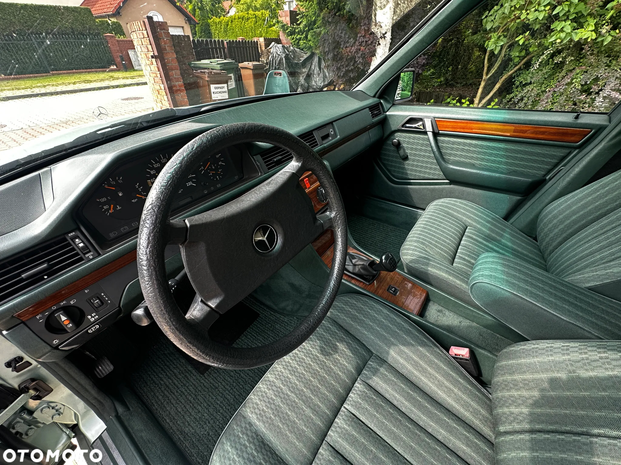 Mercedes-Benz W124 (1984-1993) - 13