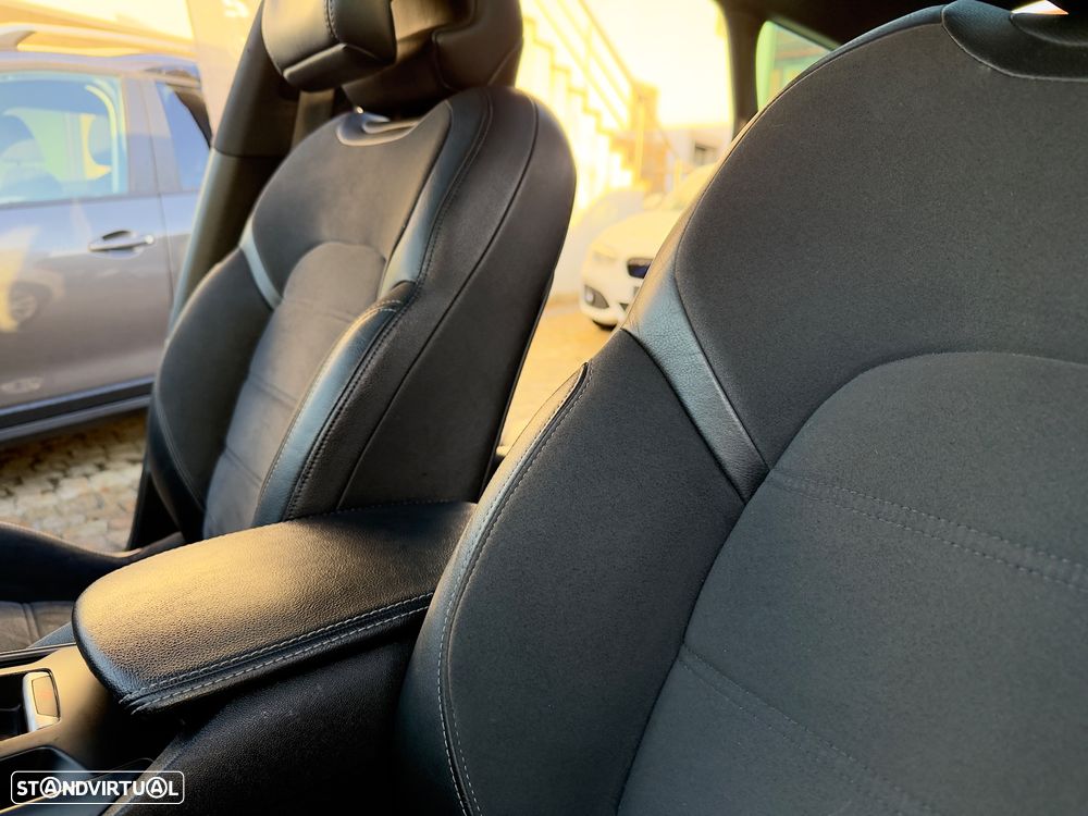 Citroën DS5 e-HDi 115 EGS6 SoChic - 40