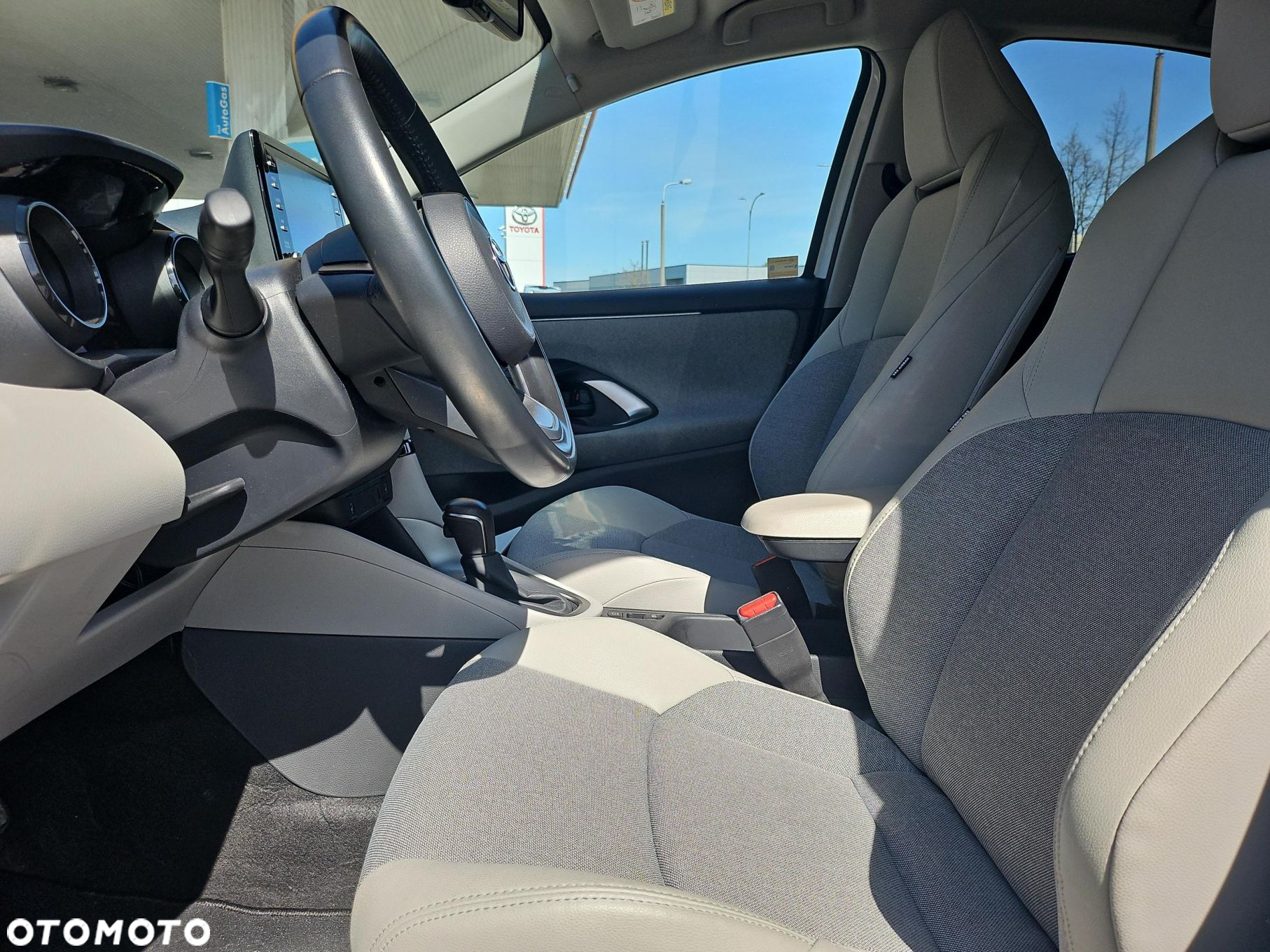 Toyota Yaris Hybrid 1.5 Executive - 14