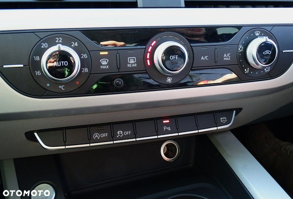 Audi A4 Limousine - 14