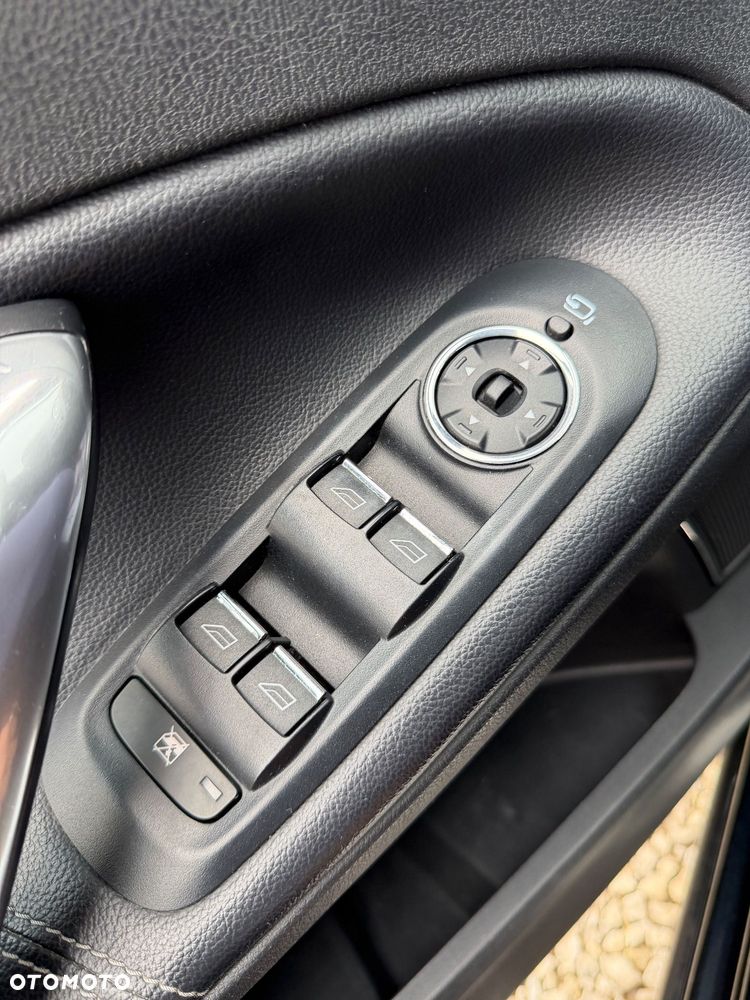 Ford Mondeo - 22