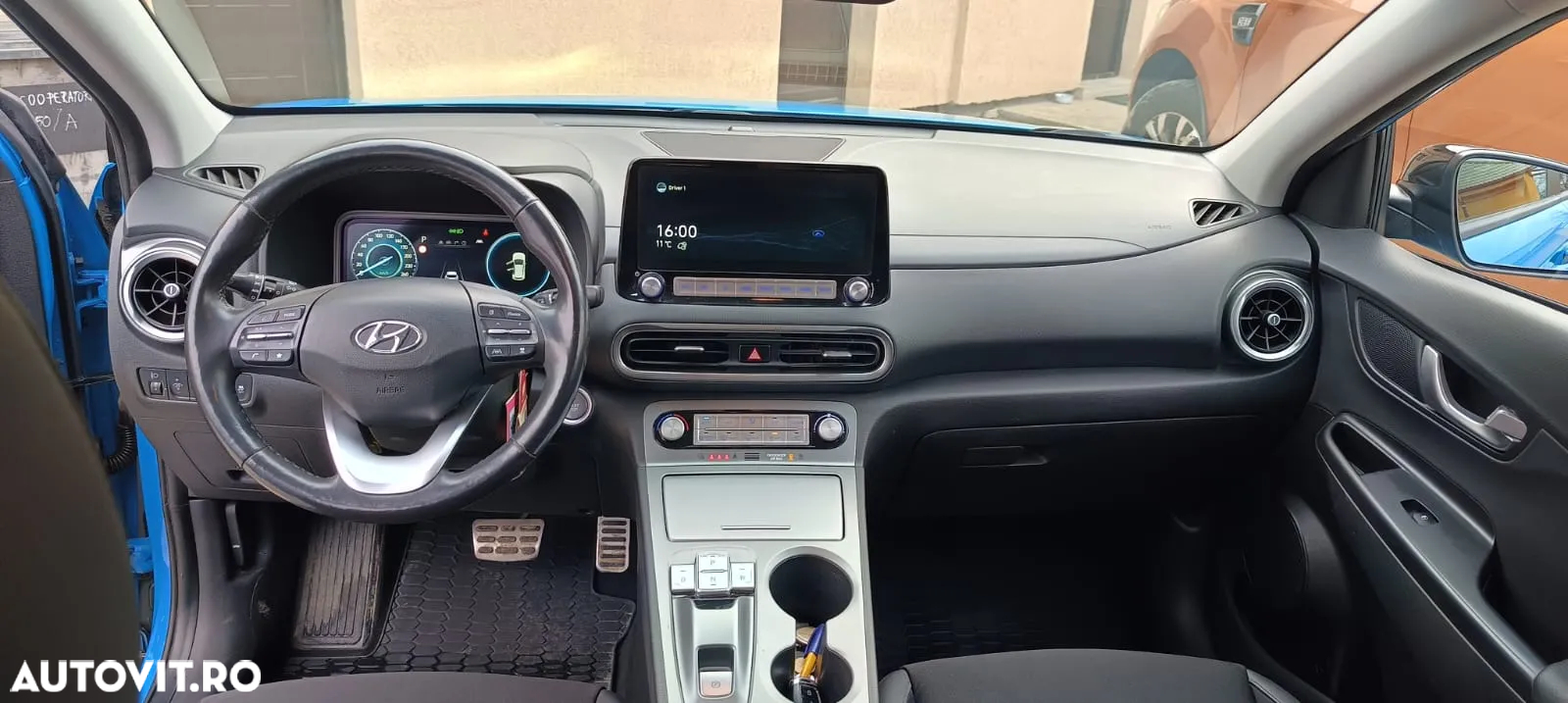 Hyundai KONA - 8