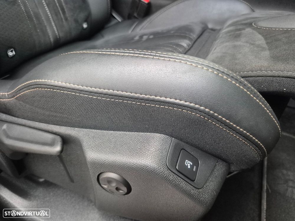 Peugeot 3008 1.5 BlueHDi GT Line J19 EAT8 - 32